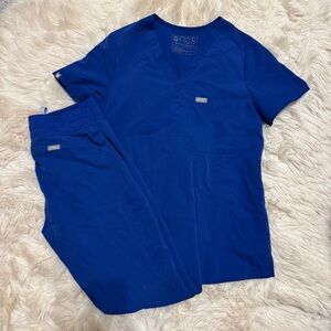 Women’s Figs XS & XS Petite SET in Winning Blue